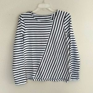 Ann Taylor LOFT B/W Asymmetric Striped Top M